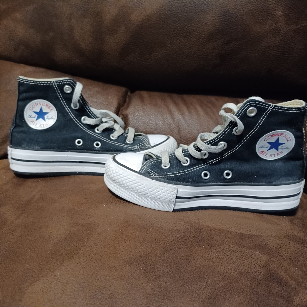 Youth Converse chuck Taylor, black high top tennis shoes